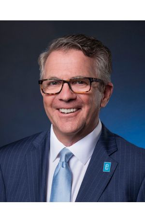 Image of Lloyd Winnecke